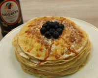 Gâteau de crêpes au rhum et à la crème à l'orange