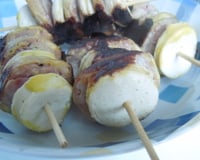Petites brochettes de boudin blanc et d'andouillette à la moutarde de Reims