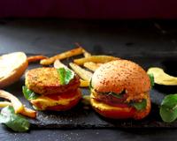 Voici une très jolie recette de burger végétarien réalisée à partir de galettes de tofu à l’indienne par Clémence…
