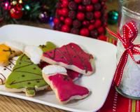 Petits sujets à accrocher au sapin ou tout simplement à servir avec un bon thé ou un café, pendant les fêtes (facile à faire avec des enfants).