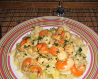 Des coquilles revenue dans un peu de vin blanc, sur un lit de poireaux michottés avec du gingembres...