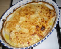 Steaks de porc, sauce oignons et gruyère AOC