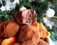 Des truffes fondantes à souhait, parfumées à la clémentine. Une association de saison, qui fonctionne à tous les coups!