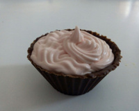 Mousse Tagada en caissette de chocolat blanc