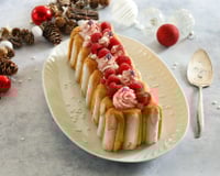 Bûche de Noël façon charlotte aux framboises
