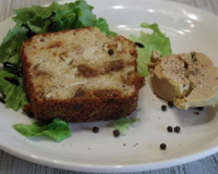 Cake de Noël aux figues, noisettes et chèvre