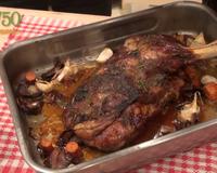 L'épaule d'agneau confite est un plat très savoureux et surtout facile à préparer.