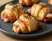 Croissants apéritifs façon pizza
