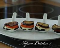La recette marie l'aubergine à la mozzarella.