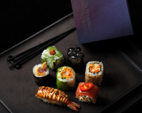 « On a privilégié les goûts et le plaisir » : Adrien Cachot (Top Chef) collabore avec Sushi Shop et propose des sushis mémorables !