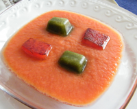 Un classique des soupes froidres revisité, pour une entrée fraîcheur ou une mise-en-bouche originale.