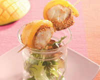 Mini-brochettes de mangue et cabillaud au sésame paprika