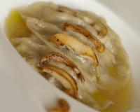 Un bouillon léger avec un vrai goût de cèpes sublimé par l'onctuosité du foie gras.