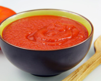 “On va mettre l’été en conserve” : Laurent Mariotte dévoile sa recette de coulis de tomate avec une astuce de “mamas italiennes”