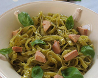 Tagliatelles aux truffes, pesto à l'ail et pépites de foie gras