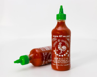 Sriracha : comment cette petite bouteille au bouchon vert est devenue la sauce la plus addictive au monde