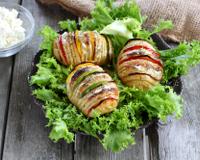 Chez 750g, nous adorons les pommes de terre à la suédoise. Cette recette se décline à l'infini. Elles sont parfaites pour accompagner vos…