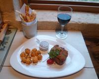 Recette présentée lors d'un concours local, sur le thème de la noix, avec des ingrédients imposés,et un budget limité. Plat d'automne, facile à réaliser.