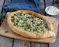 Pide pizza à la Fourme d'Ambert
