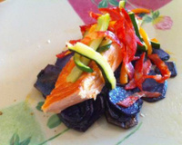 Vitelottes et son saumon aux légumes sucrés