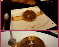 Une recette d'un dôme mystère avec une mousse au chocolat, au coeur caramel beurre salé et un crémeux à la vanille, le tout sur un croustillant…