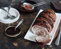Un gâteau roulé de crêpes au chocolat gourmand et facile à préparer.