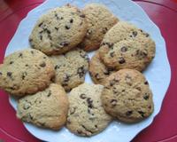 Délicieux cookies,comme aux USA,avec des petites de chocolat et de la poudre d'amande. Recette pour environ 18 cookies.