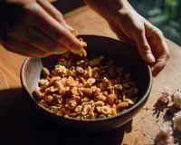 Granola maison façon banana bread : la recette croquante aux pépites de chocolat parfaite pour le petit-déj gourmand