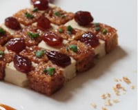 Damier de foie gras , pain d'épices et ail confit au sirop de Floc de Gascogne