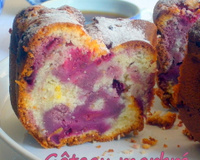 Gâteau marbré au citron, mûres et framboises