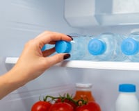 Eau plate ou pétillante : voici le temps maximum pour conserver une bouteille une fois ouverte