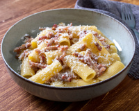Ni œuf, ni crème : connaissez-vous la recette cousine de la célèbre carbonara romaine ?