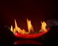 “Un phénomène de mode dangereux”: l’Anses alerte sur les défis d’ingestion de piments et détaille les risques