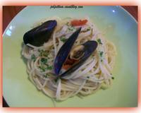 Plat principal, mélange de pâtes et de fruits de mer.