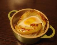 Pour faire des oeufs pochés avec des pommes de terre au four de façon originale.