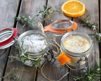 Un sel aromatisé prêt en 5 minutes : l’idée de cadeau parfait pour la maîtresse en fin d’année