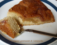 Gâteau de semoule aux pêches blanches et verveine