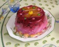 Voici une délicieuse recette de charlotte avec des fruits rouges et du chocolat blanc.Les enfants adorent (et les parents aussi !)
