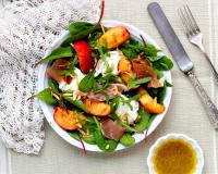 5 salades qui mêlent avec délice fromage et fruit