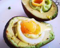 Avocat farci à l'œuf