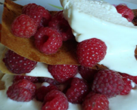 Millefeuille de framboises du jardin, mi glace chocolat blanc