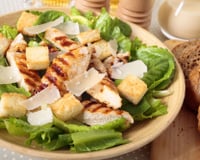 Salade Caesar au poulet grillé