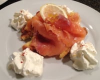 Brioche perdue au saumon fumé, chantilly au raifort et vodka