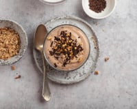 L'astuce de Cyril Lignac pour préparer un délicieux Merveilleux express dans une verrine