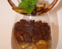Une petite verrine design et chocolatée qui fera craquer tous les gourmands, avec son association de saveurs irrésistible. Différentes textures éclateront en bouche,…