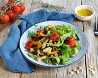 Marre de la salade de tomates ? voici 10 recettes pour des salades veggie rafraîchissantes