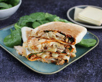 Quesadillas aux pousses d’épinard, poulet et fromage à raclette
