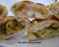 Un mélange de courgettes, de chèvre, de miel et d'abricots secs, le tout enveloppé d'une pâte parfumée au basilic. Un agréable assortiment de (sucré/salé)
