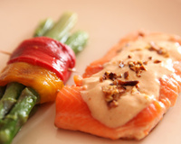 Pavés de truite mi-cuits et leur bouquet d'asperges