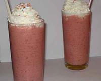 Recette très facile à faire: quand il fait chaud, pour vous faire du bien, pour ne pas perdre ses fruits ou avec des fruits congelés! A vos mixeurs!